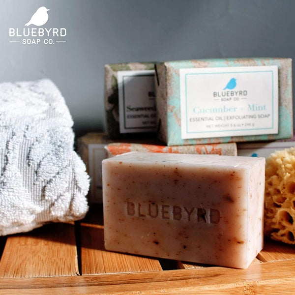 SMELL AWESOME: This body scrub bar contains an essential oil blended fragrance of Lavender & Thyme. Purifying sweet thyme pairs beautifully with calming French lavender to help relax your mind and bring mental clarity during your morning or evening shower.